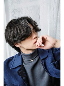 コア 新宿(CORE) 韓国ヘアカルマパーマコンマバングセンターパート黒髪ウルフ