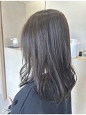 落ちついたグレージュカラー/エアンストリートメント