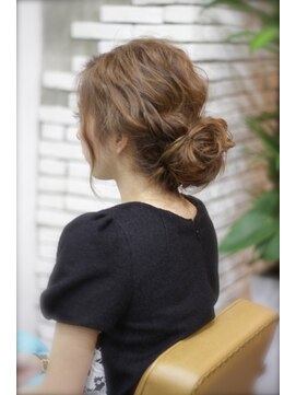 ティエル(Tieru) ☆大人ルーズなまとめ髪☆