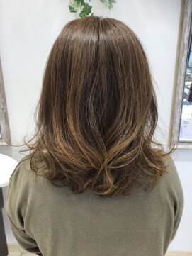 クアトログランシュ ひたちなか店(QUATRO×GranCieux) ワンレンミディアムヘアー