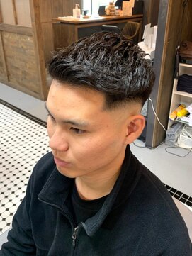 ディスイズバーバーサード(THIS IS BARBER 3rd) アップバング　メンズビジネスショート