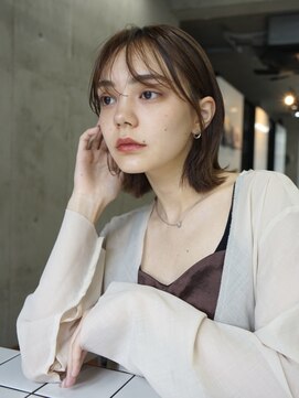 ソルトウォーター(SALT WATER) シルキーベージュ/ブリーチあり/ワンレン/小顔に見せるヘア