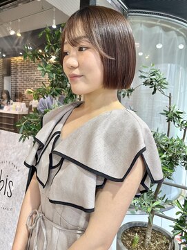 ヘアーアンドメイク ビス(HAIR&MAKE bis) パつっとボブカット/夏に向けてスッキリ！【黒田あさみ】