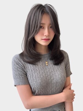 ユーフォリア 新宿通り(Euphoria) ツヤ髪透明感外ハネミディレイヤー似合わせカット