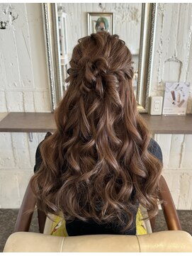 エムドット ヒロシマ(m. HIROSHIMA) お団子×ハーフアップ