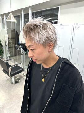 ティント 梅田(Tint) 【Ryota】シルバーデザイン《大阪梅田駅》