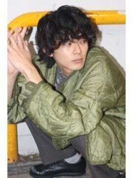 ブークル(boucle) メンズマッシュウルフパーマ　スパイラル　ニュアンスパーマ