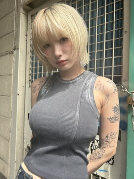 ユニック ウメダ(unique UMEDA) ホワイトブロンド