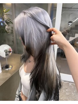 レコ(LECO) レイヤーウルフカットホワイトシルバーブラックエンド裾カラー