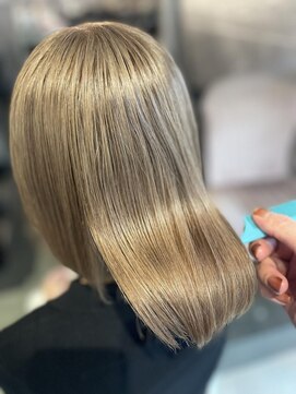 エルバイラビス 大宮(elu by lovis) 《三宅悠斗》ミルクティー/ハイトーン/大宮