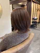 穀雨(Kokuu)&nbsp;着物ヘア/ダークアッシュ/ミディアムレイヤーカット/弥富