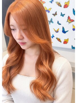 アース いわき店(HAIR&MAKE EARTH) 鮮やかオレンジカラーのコテ巻きロング