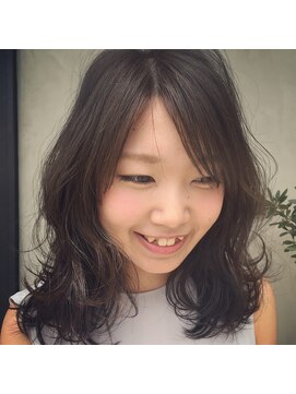 レナンダ (Reanda) ミディアムレイヤー