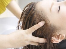 クープデュシュブー(COUPE DE CHEVEUX)の雰囲気（クリームバスで凝り固まった頭皮をじっくりほぐします…★）