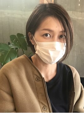 ダブルアームズ(W ARMS) ハイライトショートボブ。