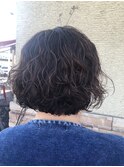 カーリーショートボブ