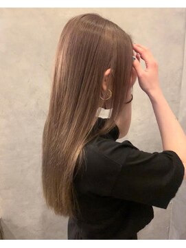 フィオーラ(Fiora) イルミナカラー×ミルクティベージュ