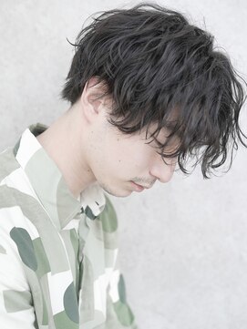 ジョエミバイアンアミ(joemi by Un ami) (joemi 新宿)前下がりヘア スパイラルパーマ センターパート近江