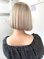 フウ(fuh)&nbsp;ホワイトベージュベージュ/ベージュカラー/トリプルカラー/ボブ