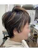 大人ショート丸みショートハイライトカラー