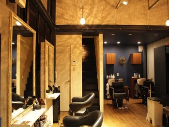 ジュー(jeu)の写真/【JR二日市駅徒歩5分】朝と夜で雰囲気が変わるサロン≪jeu≫スタイリッシュな空間で男女共に通いやすい！