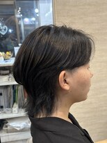 ラビス クローバー(Lovis clover)&nbsp;夏は短めセンターパートウルフカットがおすすめ♪あゆむ