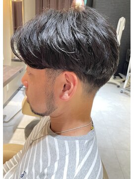 カインド 南青山(hair&make up KIND) 刈り上げセンターパート ニュアンスデザイン フェザーパーマ