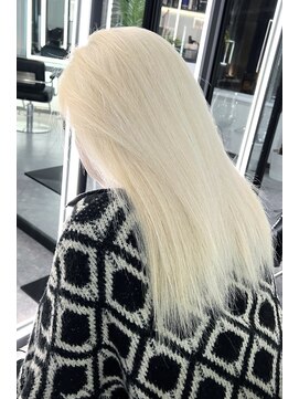 ランズ(LANDS) ホワイトブロンド【大阪 梅田 韓国】