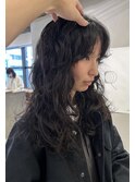 【根元から大きくかけるロングヘアパーマ】くせ毛風パーマ/湘南