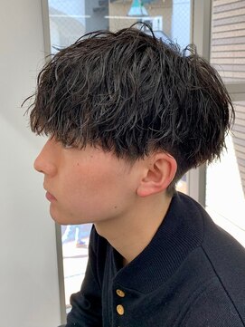 ジーニー 新百合ヶ丘(Genie) フェザーパーマサーフカール刈り上げセンターパート