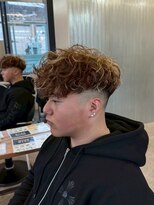 リッチブランドアンドコー(Rich Brand&Co)&nbsp;スペインカールスパイラルパーマツイストパーマフェード短髪