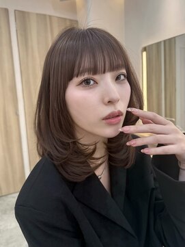 ウェイズトウキョウ 新宿店(Ways TOKYO) 前髪ありミディアムレイヤーカット顔まわり透明感カラーベージュ