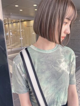 イェッカ(YECCA) コンパクトボブ×グレージュ