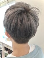 ムルチュラ(muruchura)&nbsp;抜け感ホワイトアッシュのマッシュショート　田原佐知子