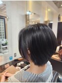 イヤリングカラー×黒髪ショート