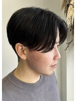 ネクストフォーヘアー(NEXT for hair)&nbsp;黒髪 センターパート 刈り上げ 前下がり カルマ 韓国