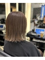 【白髪ぼかしハイライト　50代の切りっぱなしボブ】