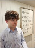 パーマスタイルでソフトな印象に…