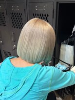 ヲタク(wotaku.)&nbsp;ホワイトカラーエンドカラールーツカラーハイトーンボブインナー