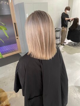 キング(K!ng) 縮毛矯正髪質改善ハイライトレイヤーカット枚方美容室エクステ