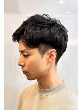 銀座マツナガ 神田店 ツーブロックナチュラル アイロンパーマ 刈り上げ 七三