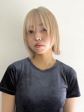 サンクプロジェクト(cinq PROJECT) ハイトーン切りっぱなしショートボブホワイトブロンドベージュ