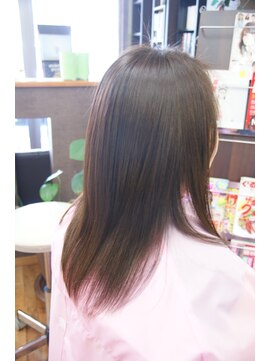 チチカカ(chichikaka) 営業ビフォーアフター、伸ばしかけハネル髪に縮毛矯正