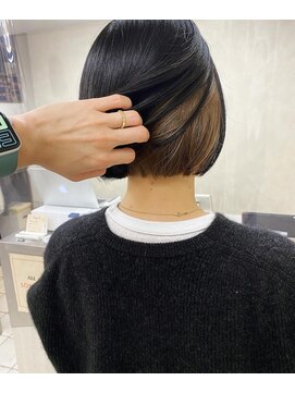 プフ 伏見(puf) インナーカラーボブ。伏見/丸の内/髪質改善