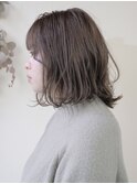 透明感のあるアッシュベージュカラー