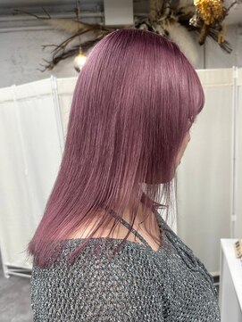 リア(riah) ピンクアッシュ/ストレートヘア