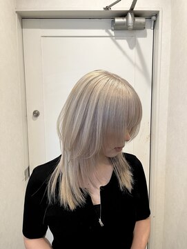 リングバイモアムー(Ring by Moremuu) ホワイトブロンド