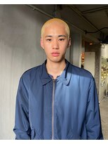 ロイジー(roijir) 金髪坊主×ハイトーンカラー