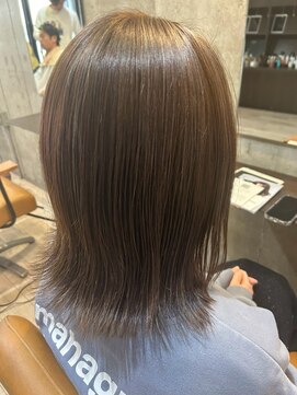 ヘアーアンドメイク ファット(Hair&Make PHAT) 透明感シルクベージュ赤み消しカラー大人可愛い外ハネミディ