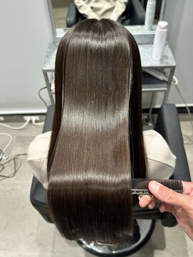 ウィステリア(Wisteria) 黒髪ストレートロングレイヤーミディアム髪質改善ストレートヘア